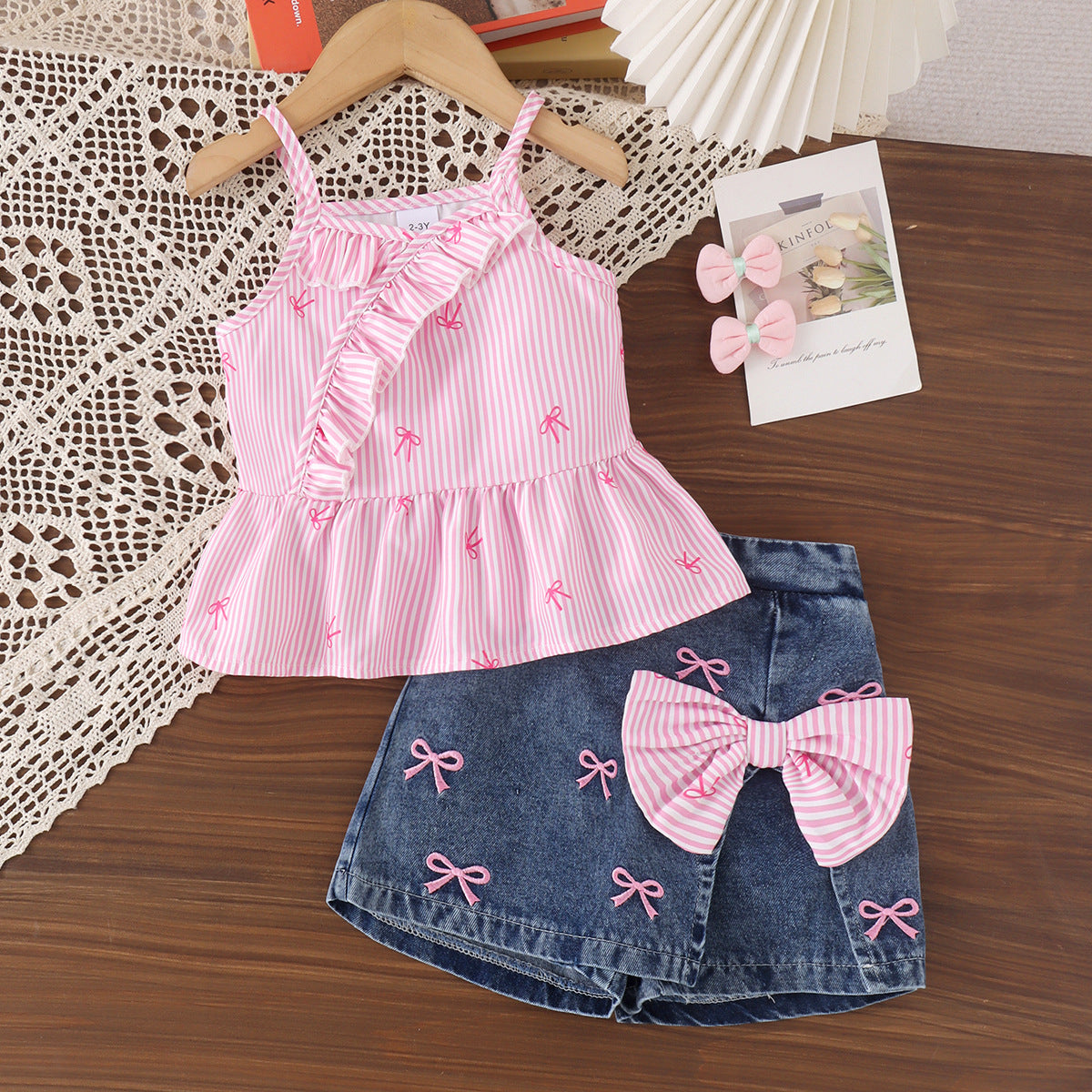 Sleeveless Multicolor Camisole Blue Shorts 2