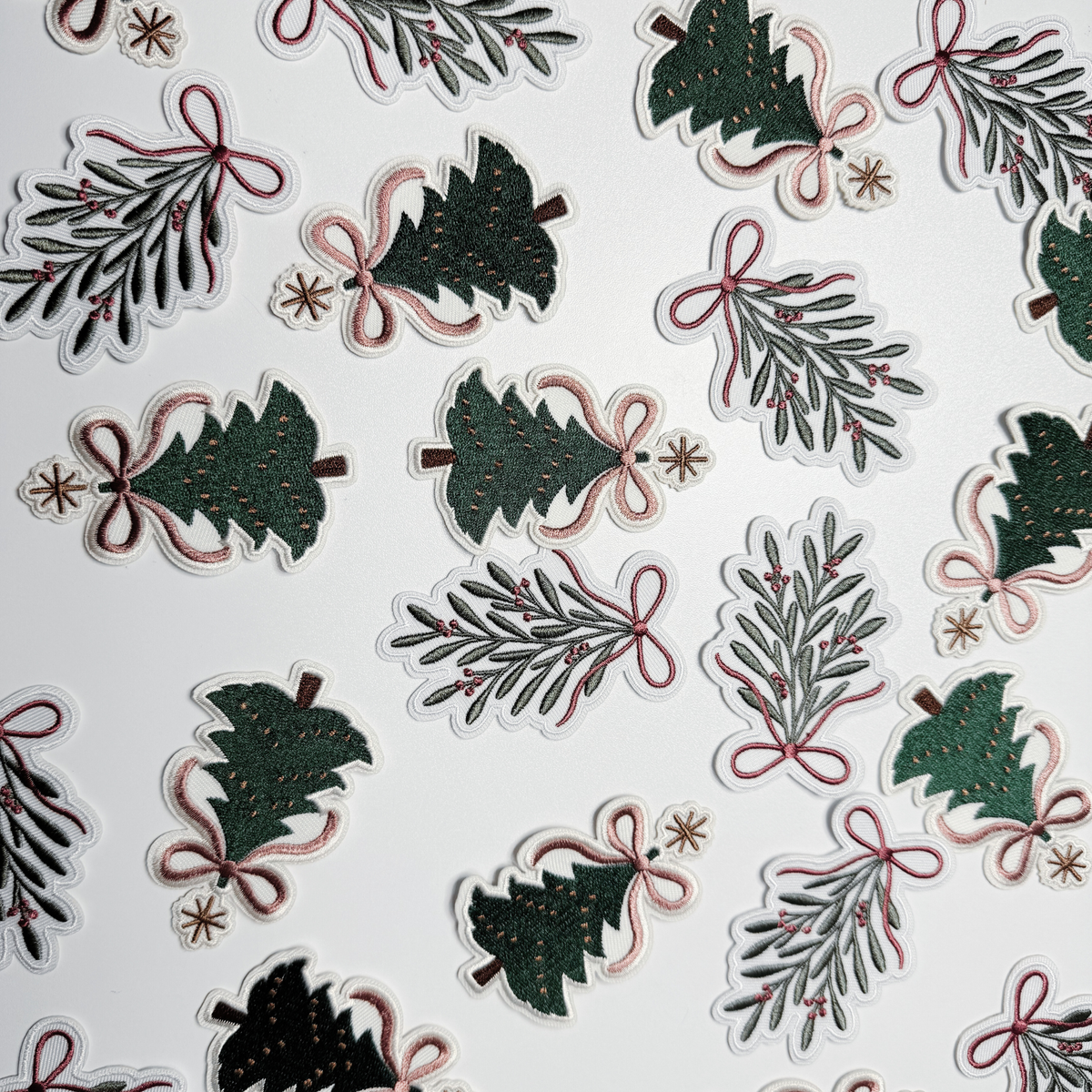 3" Christmas Tree w Bow -  Embroidered Hat Patch 6