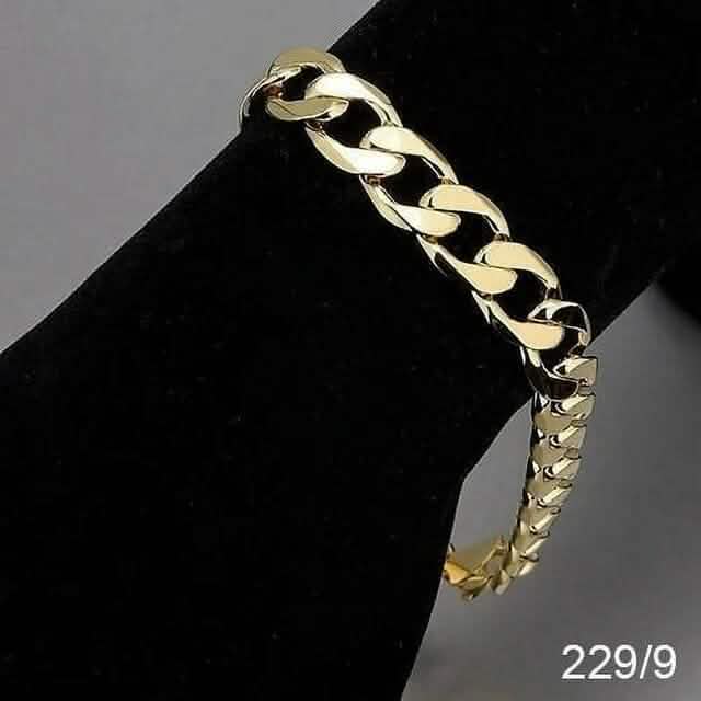 14K Gold Curb Bracelet 1