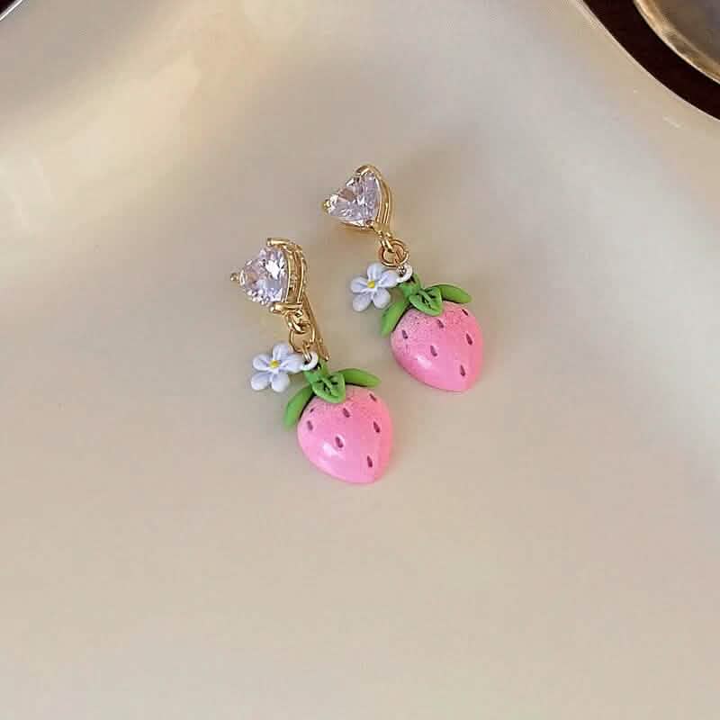 14K-Gold Cute Strawberry Hanging Earring 2