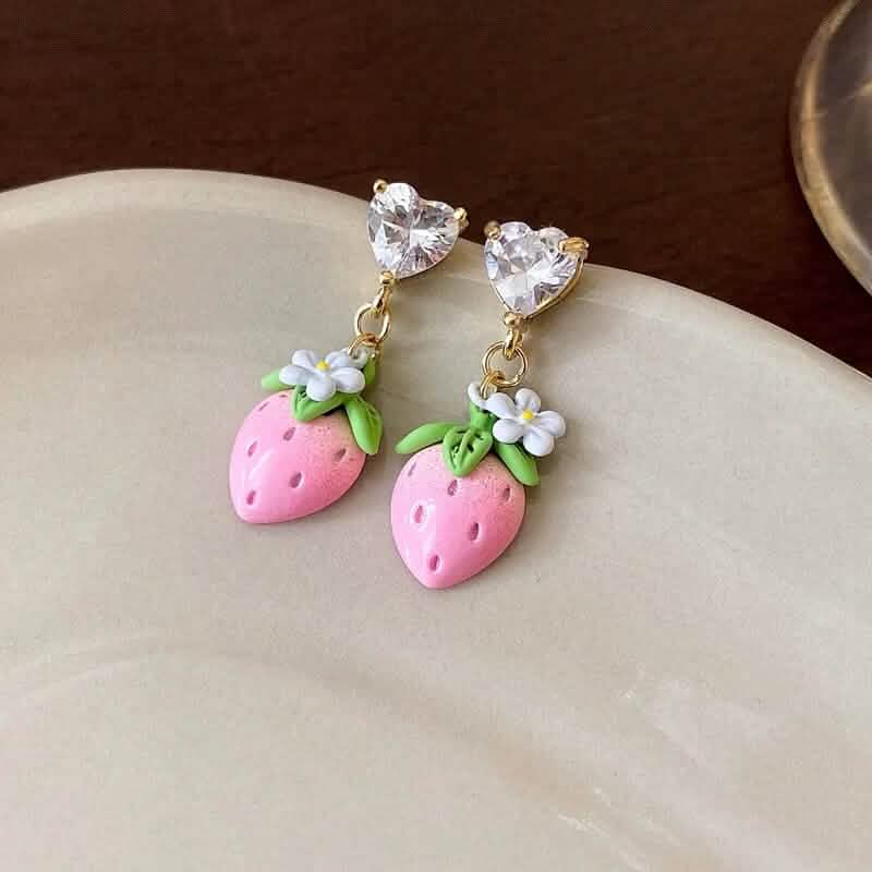 14K-Gold Cute Strawberry Hanging Earring 3