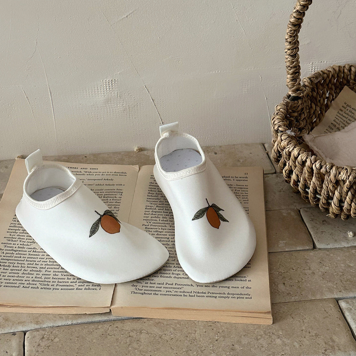 New Childrens Beach Shoes Non-slip For Water Parks 8