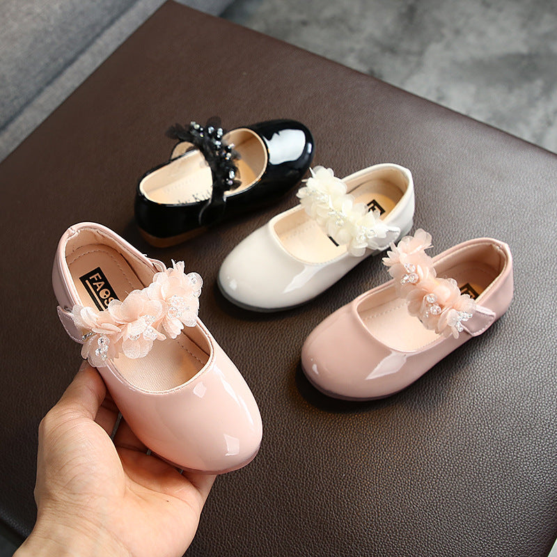 Performance shoes for children 2