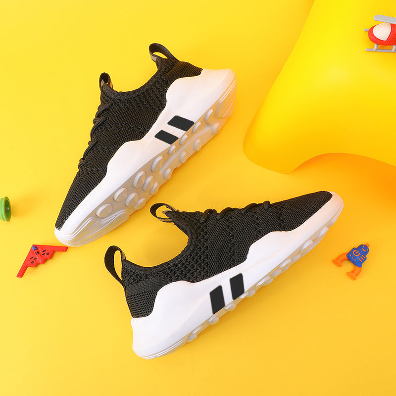 Breathable fly woven children's sports shoe 3