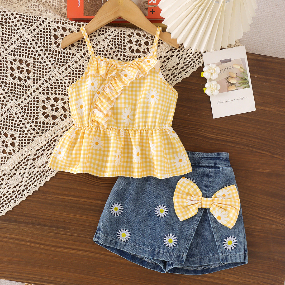 Sleeveless Multicolor Camisole Blue Shorts 1