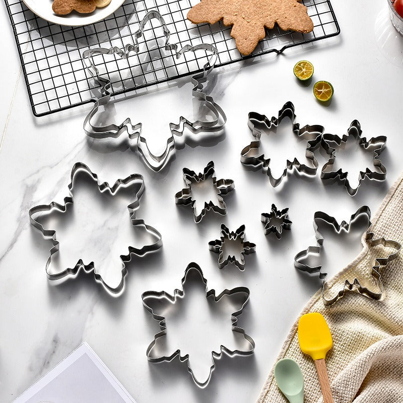 Christmas snowflake biscuit mold stainless steel snowflake three-dimensional biscuit mold biscuit cut into 10 pieces set 4