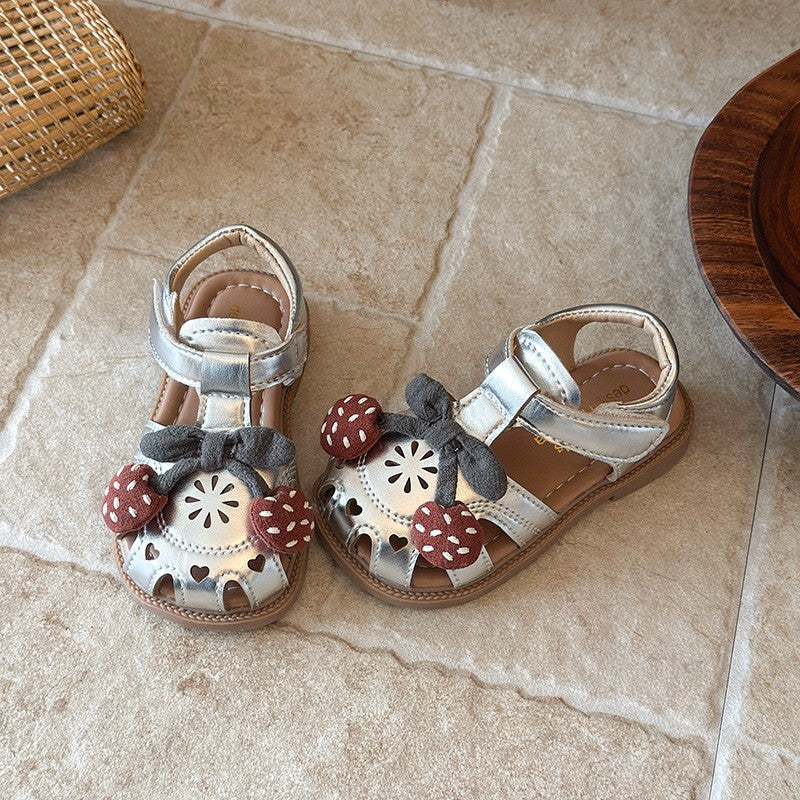2026 Summer New Girls Closed-Toe Sandals, Princess Style Kids Beach Shoes, Soft Sole All-Match Fashion Children Shoes 4