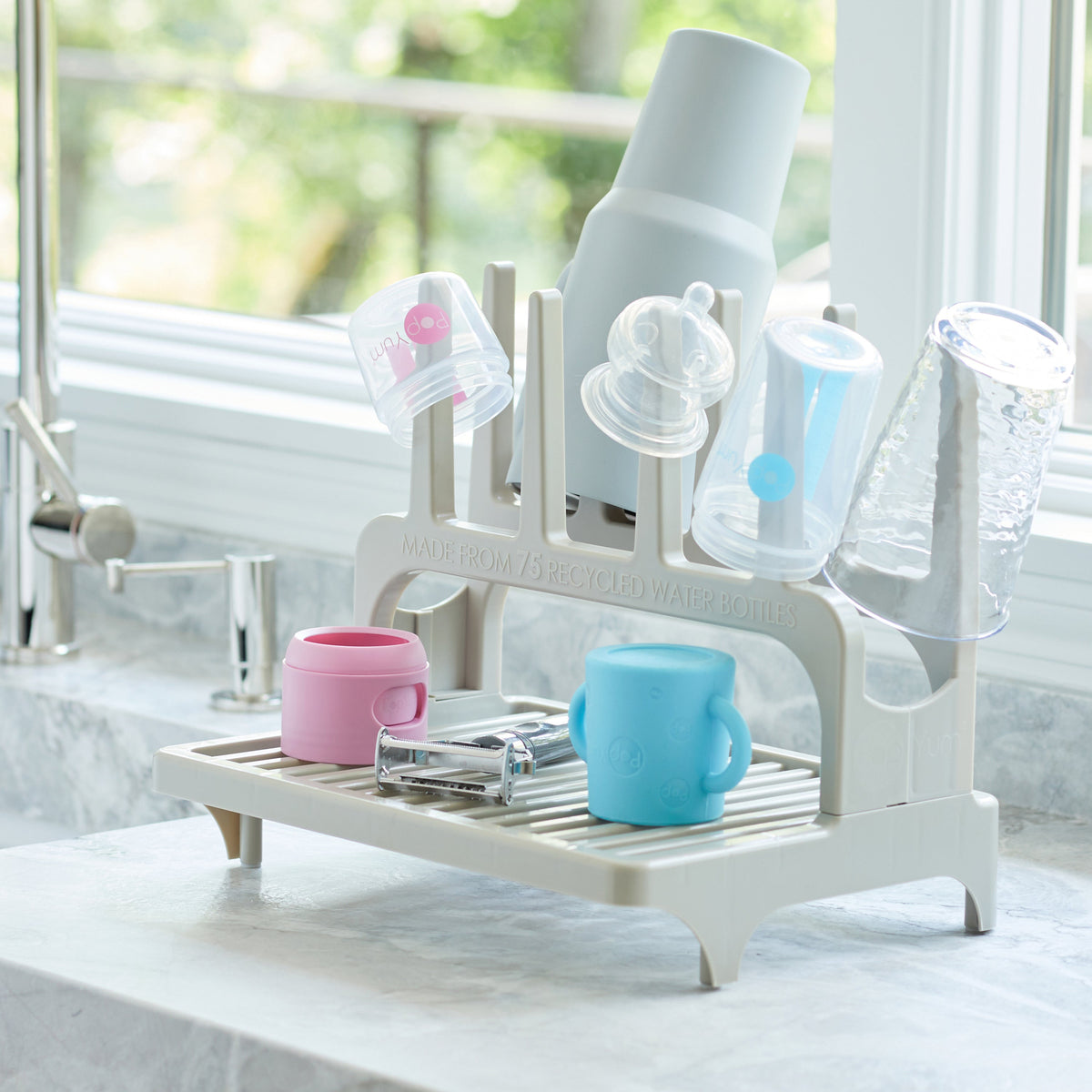 PopYum Pink Formula Making Baby Bottle 4-Pack Set with White Drying Rack Bundle 6