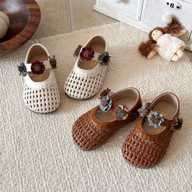 Girls' Korean Woven Hollowed Out Leather Shoes With Fashionable Soft Sole And Retro Style, Versatile For Children To Wear As A Single Shoe 2