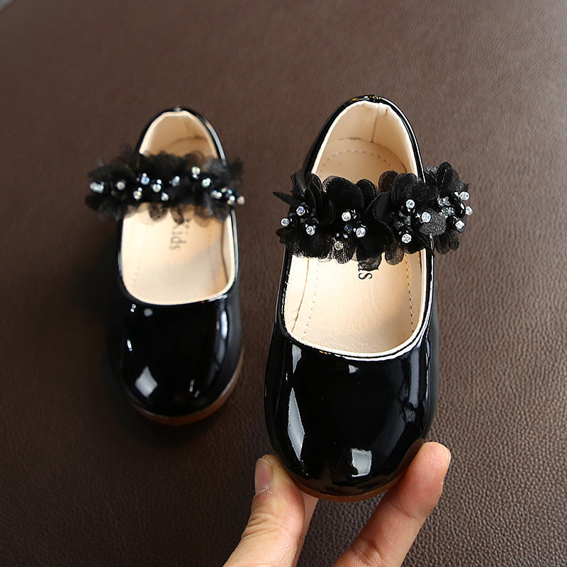 Performance shoes for children 1