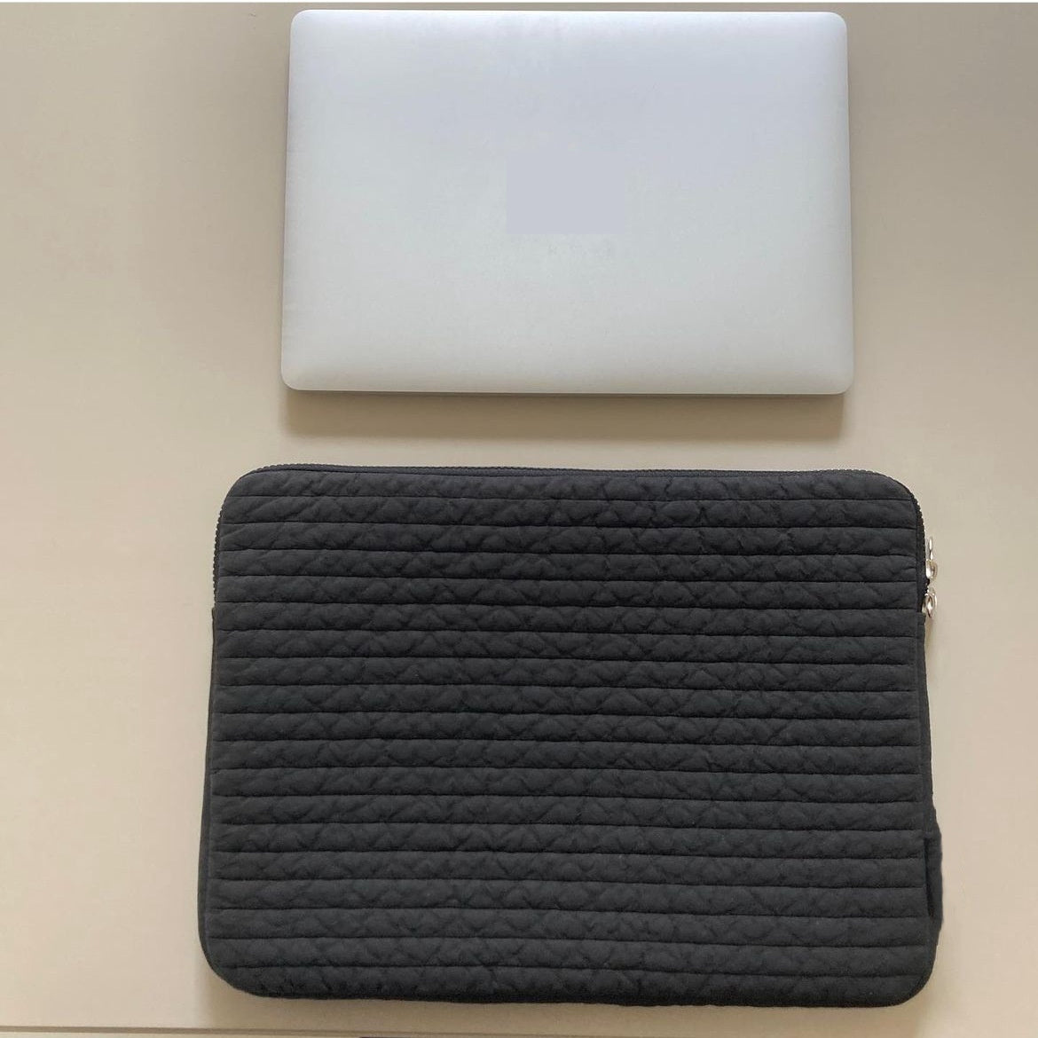 Hand-held Anti-seismic White Black Laptop Bag 3