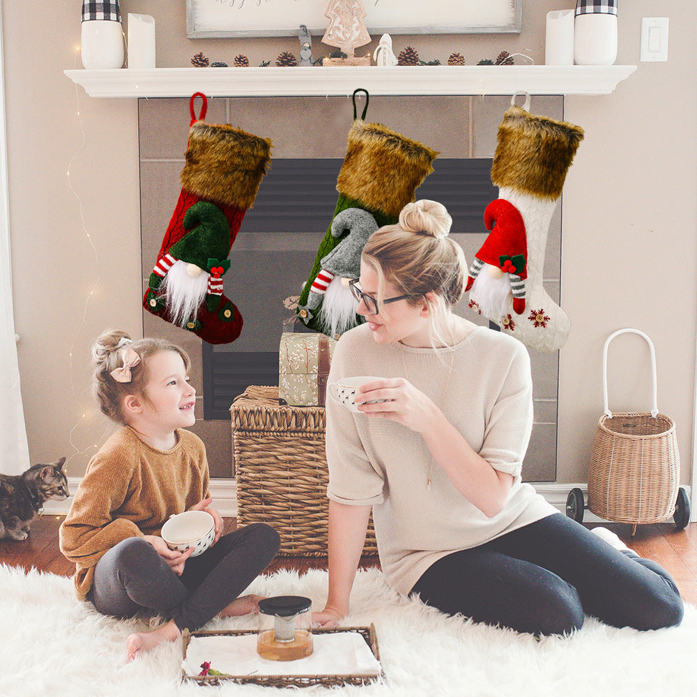Christmas decoration products, faceless doll plush Christmas socks, creative faceless doll gift socks, elderly socks 4