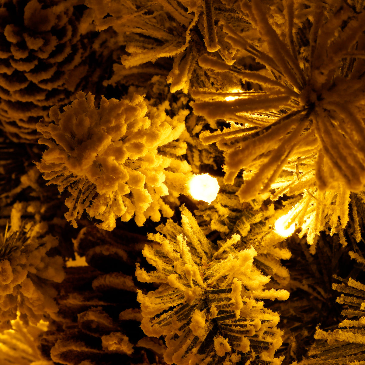 A set of 4 artificial Christmas trees, including flower garlands, flower garlands, and 2 entrance trees, with LED lights 8