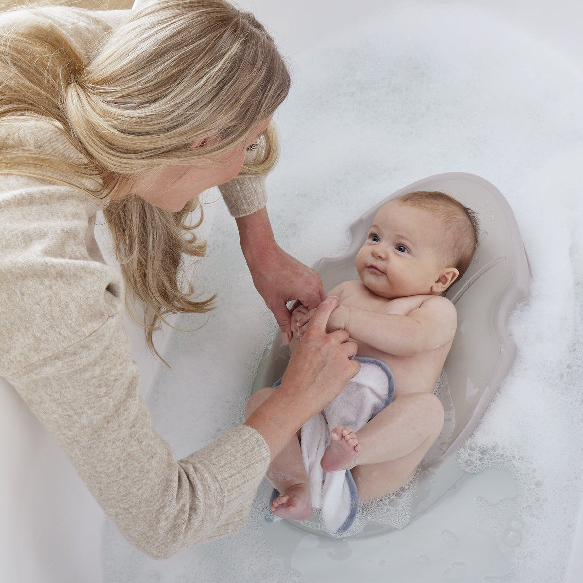 Shnuggle Newborn Baby Bath Support | Ergonomic, Non-Slip & Quick-Dry | From 0-3 months 1