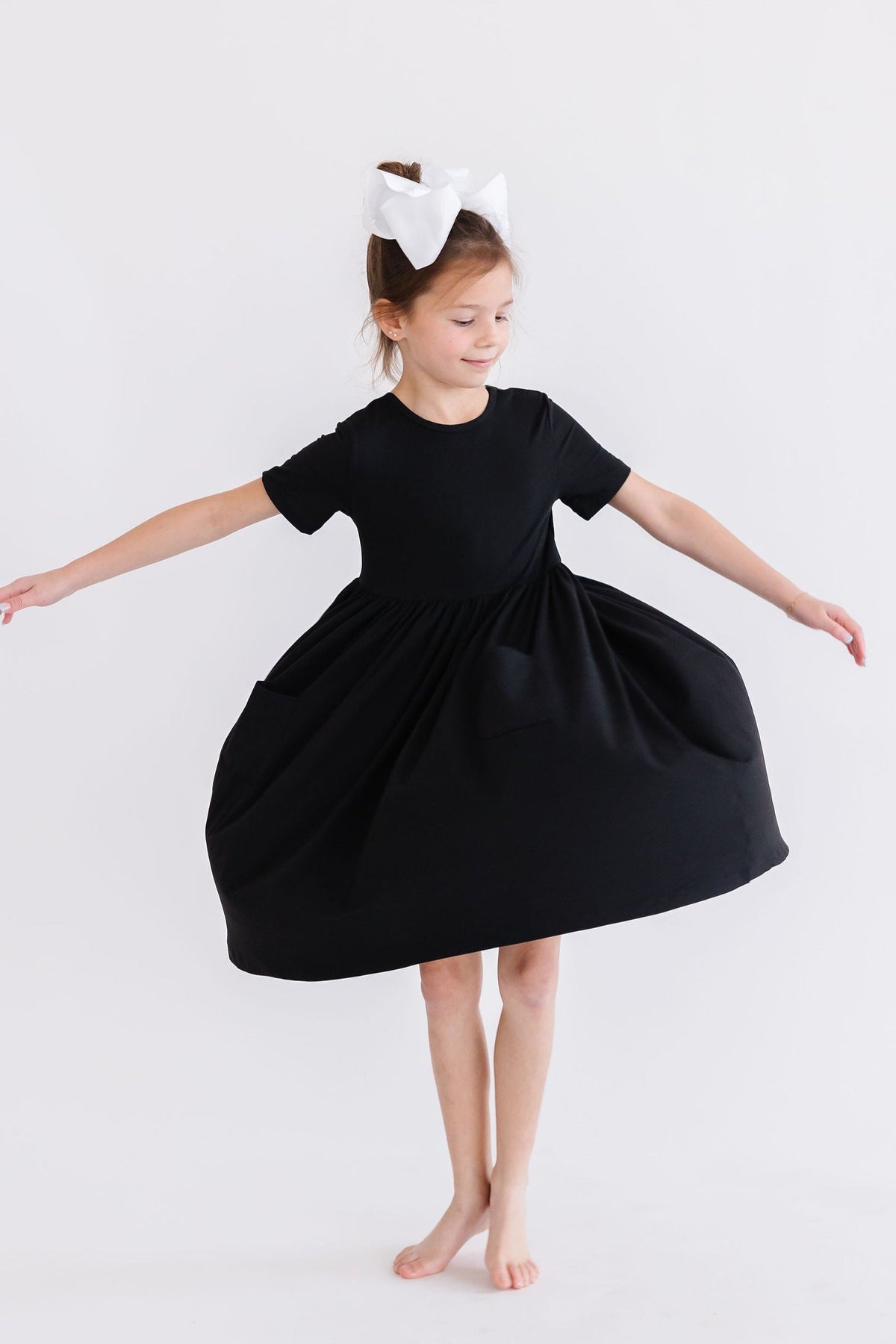 Black S/S Pocket Twirl Dress 4
