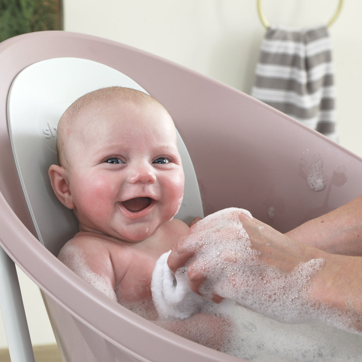 Shnuggle Bath & Change Bundle: Baby Bath & Changing Bundle + Accessories - 6-Piece Set for Cozy Bath & Diaper Time 2