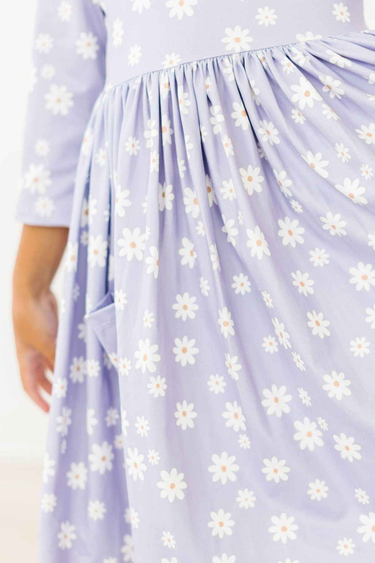 Dainty Daisies 3/4 Sleeve Pocket Twirl Dress 4
