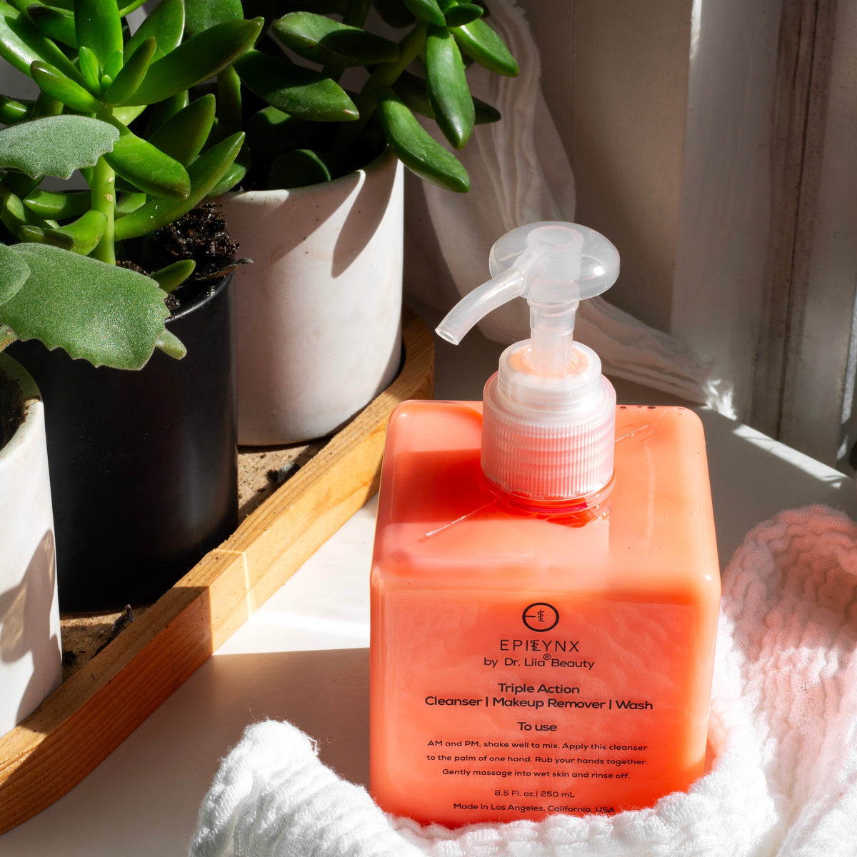 Hydrating Face Wash for Sensitive, Dry Skin 2