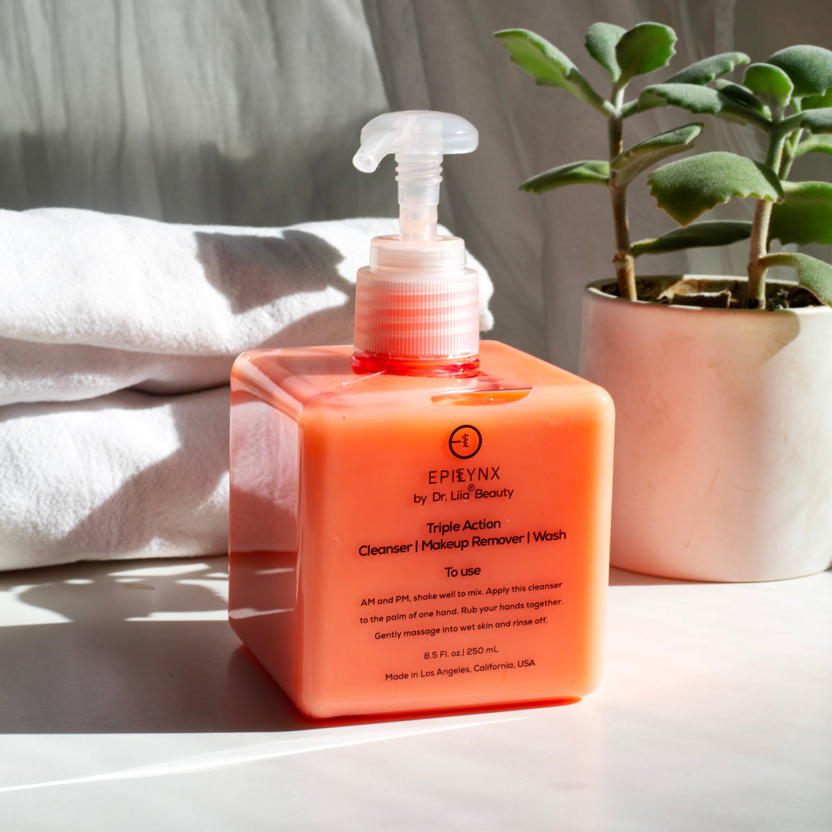 Hydrating Face Wash for Sensitive, Dry Skin 3