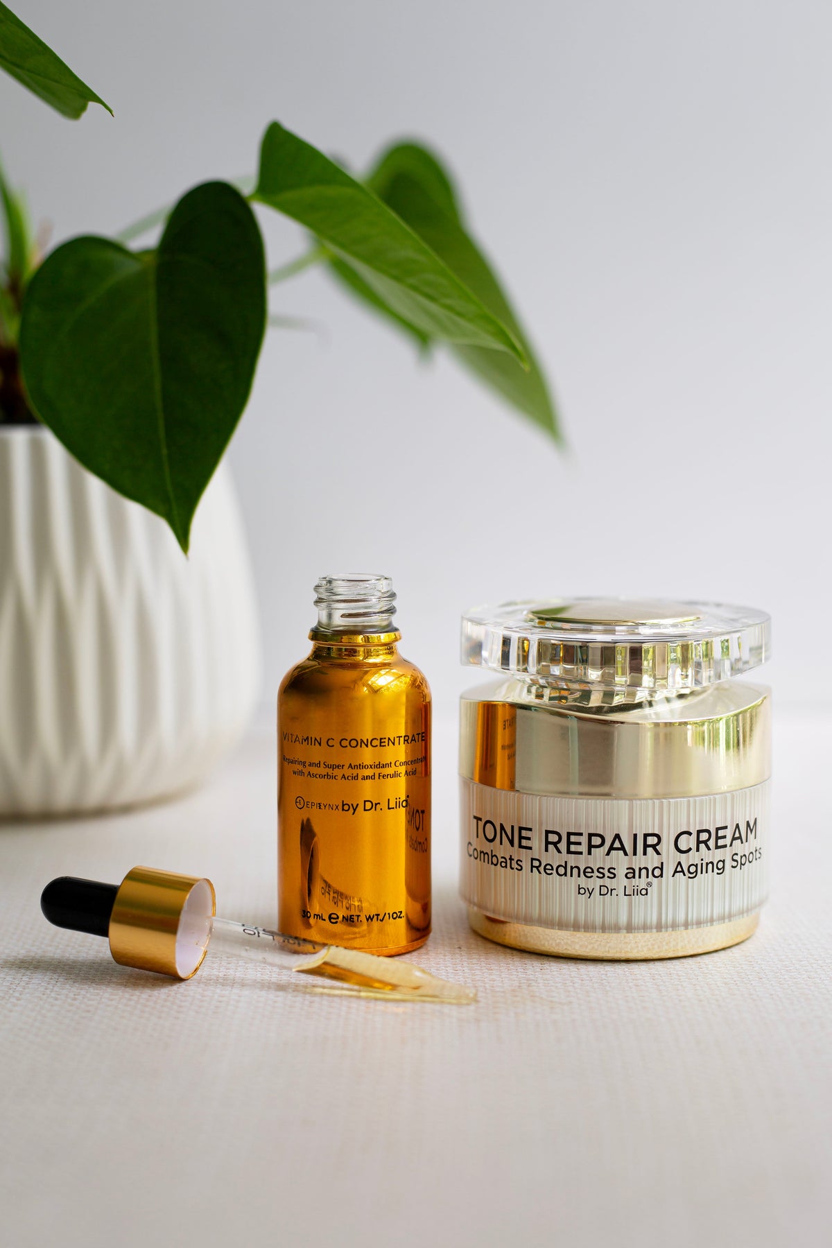 Vitamin C & Dark Spot Brightening Duo 11