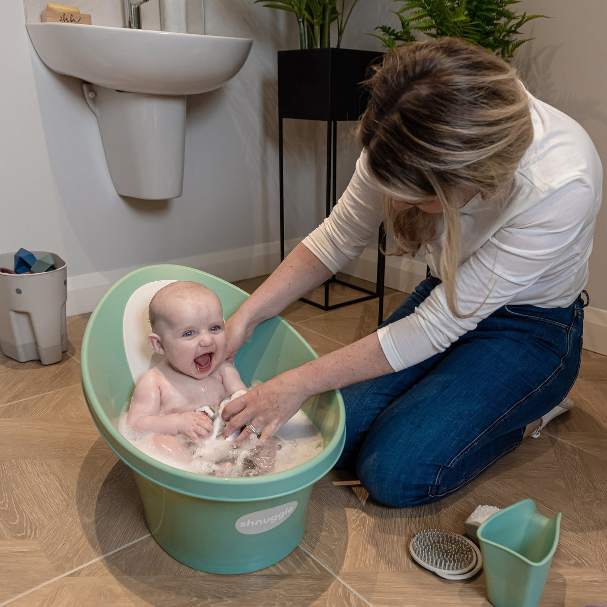 Newborn Bath Essentials Bundle | Baby Bath with Support Bump, Soft Backrest & Rinse Jug | Safe & Stylish Bathtime Set 7