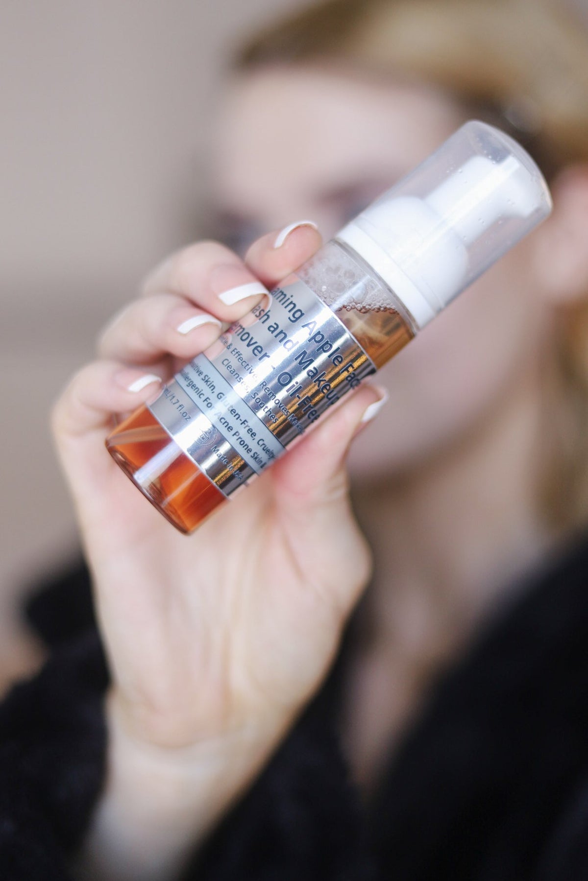 Oil-Free Foaming Face Wash for Acne-Prone Skin 8