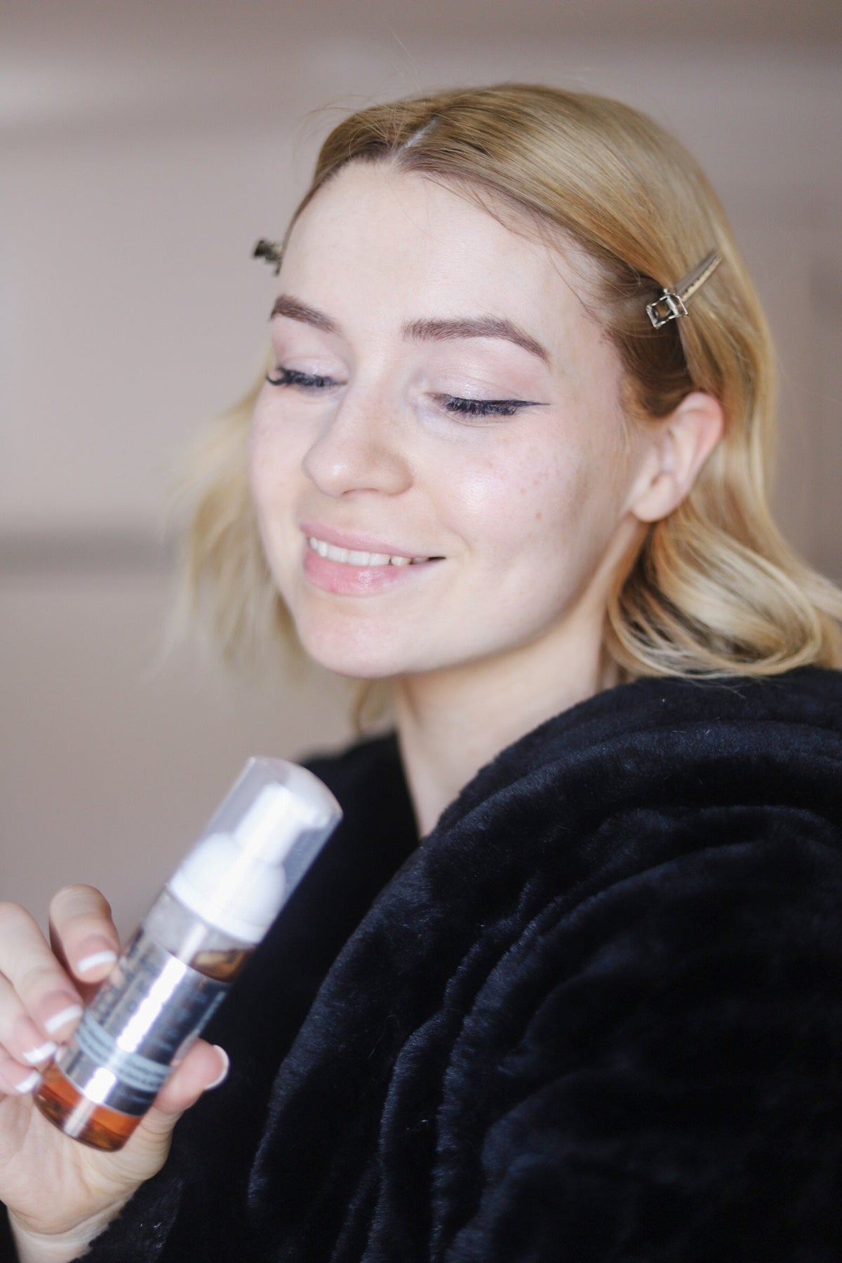Oil-Free Foaming Face Wash for Acne-Prone Skin 9