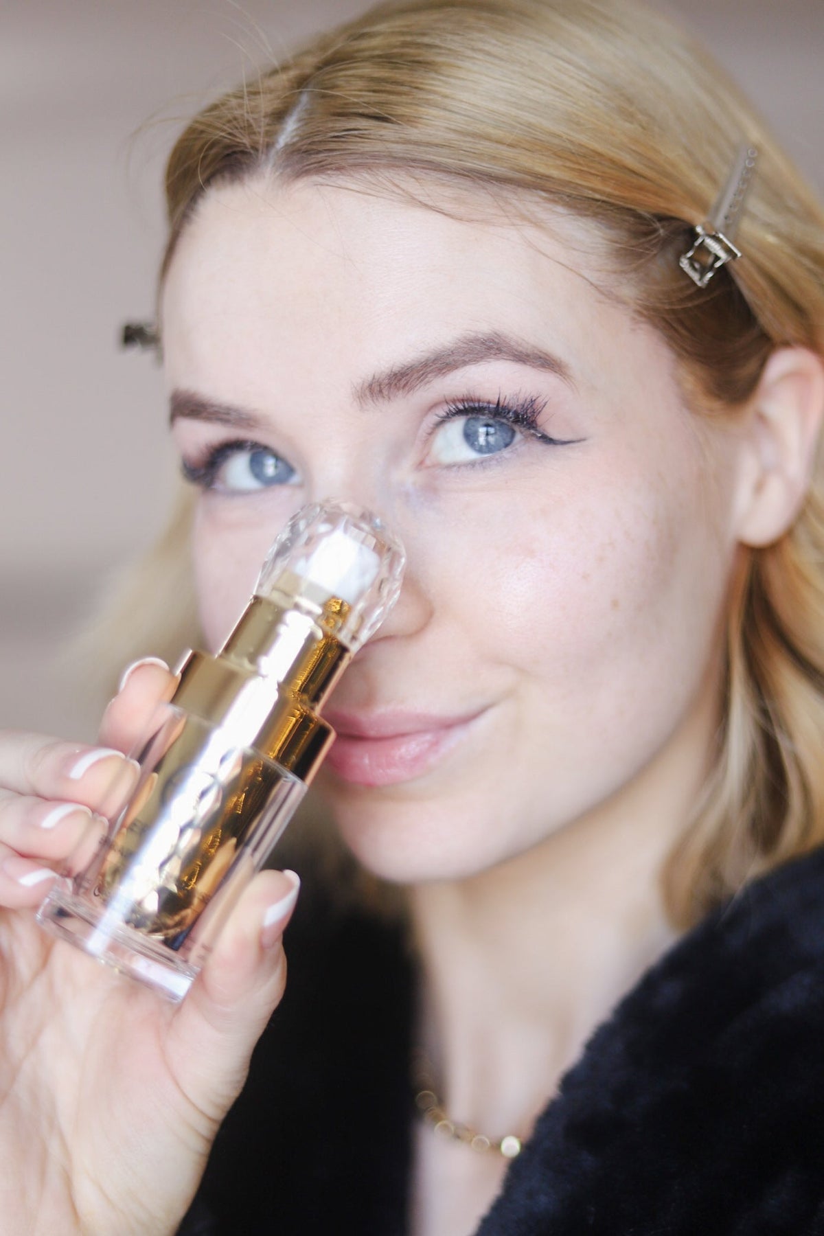 Hyaluronic Acid Serum for Fine Lines 6