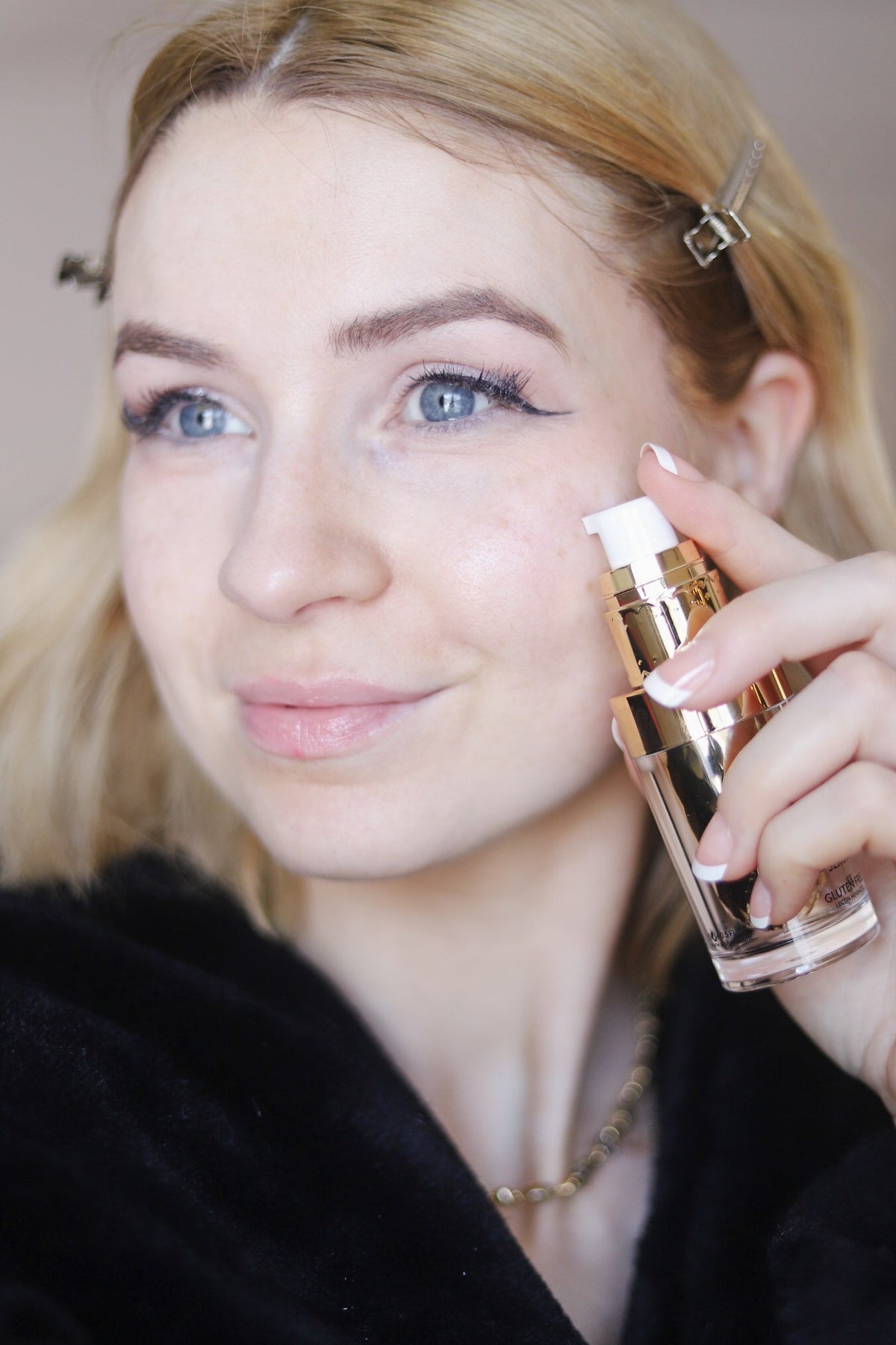 Hyaluronic Acid Serum for Fine Lines 4