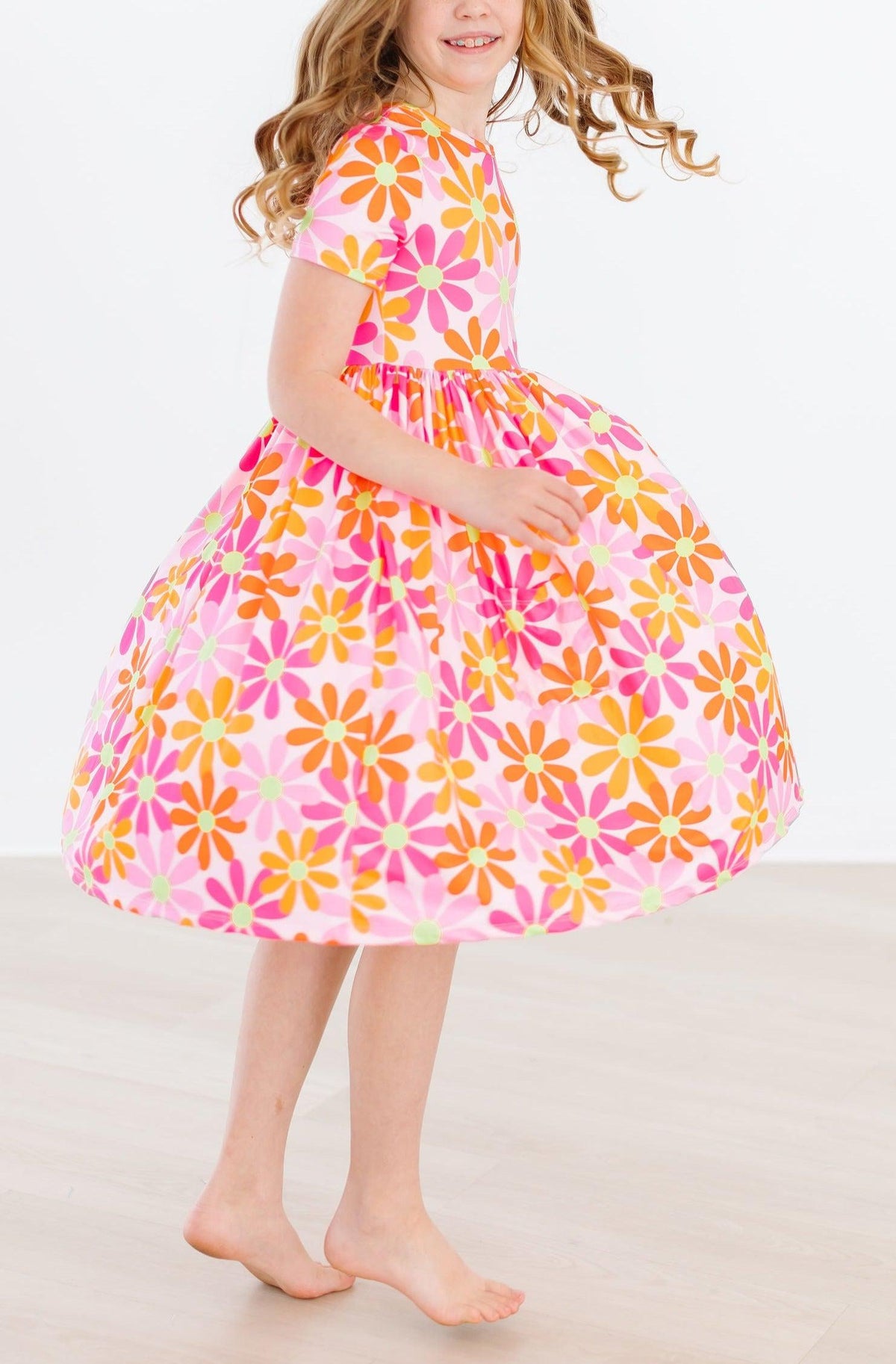 Retro Daisies S/S Pocket Twirl Dress 4