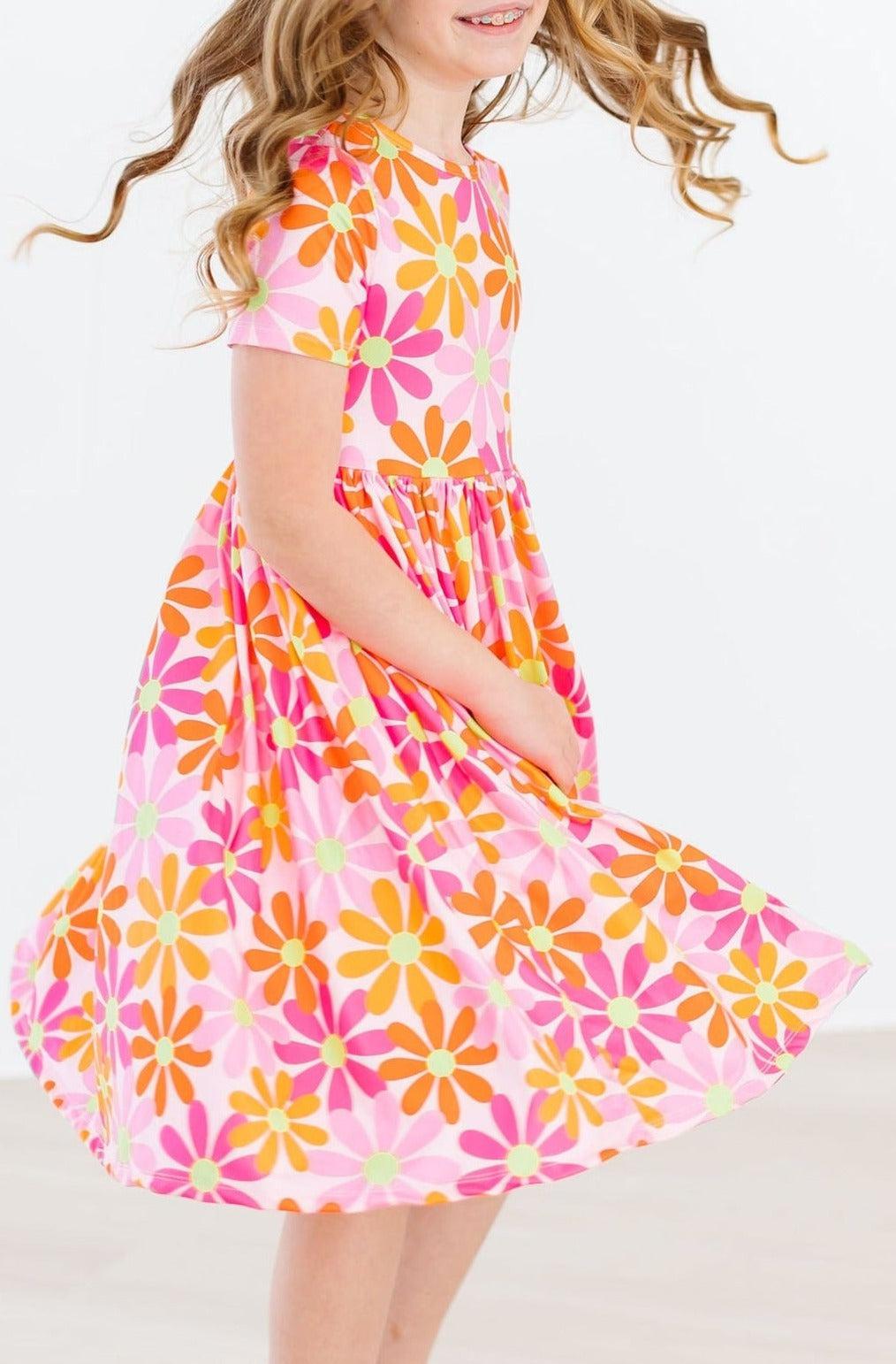 Retro Daisies S/S Pocket Twirl Dress 1