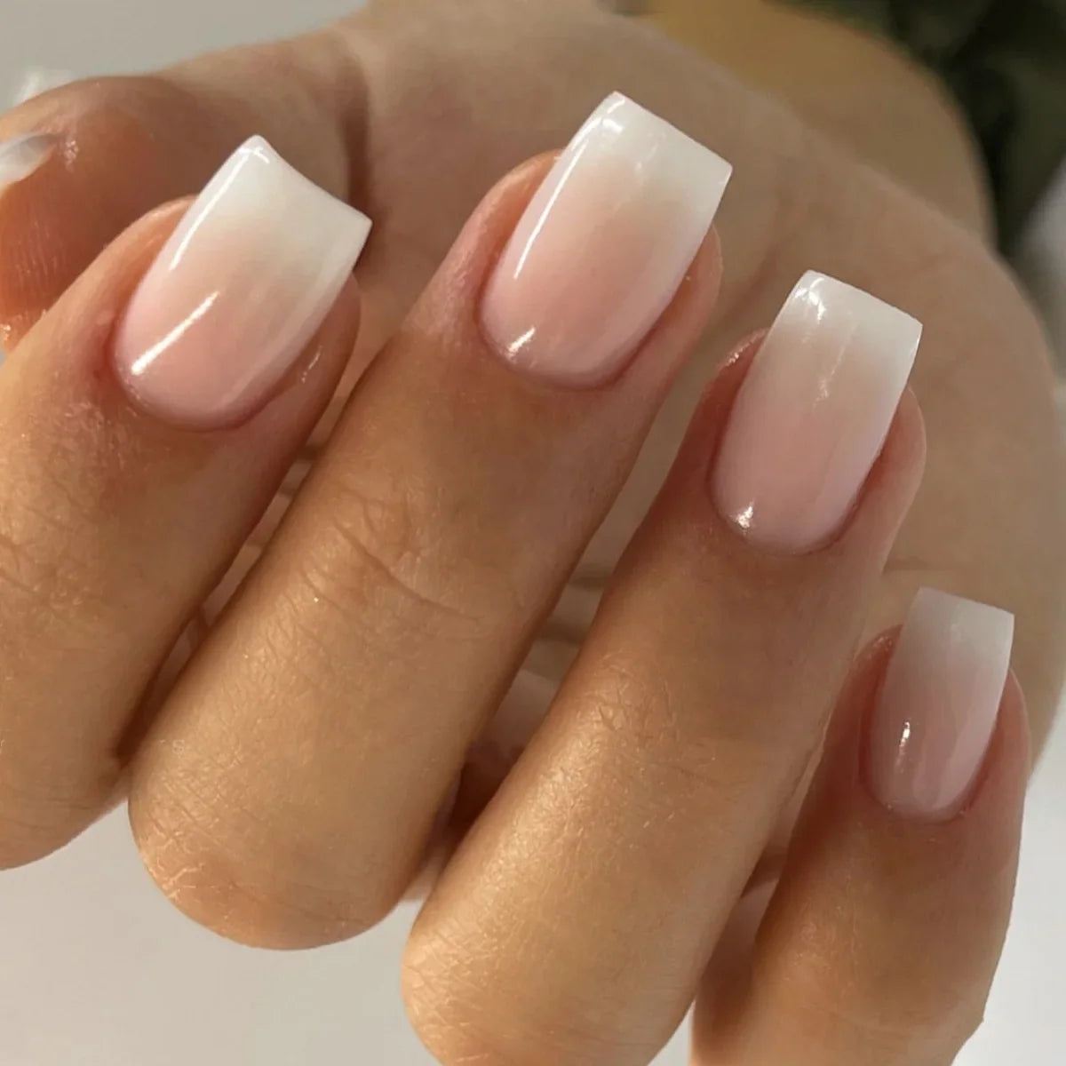 24Pcs Simple Square Head Fake Nail with Jelly Glue Pink White Gradient French Press on False Nails Short Full Cover Nail Tips 11