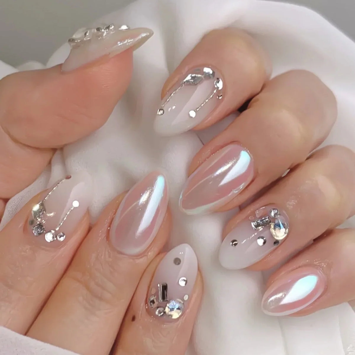 24Pcs Short Oval Head Blush Pink Press on Nails with Simple Designs Almond Nails Wearable Acrylic Full Cover Nail Tips with Glue 3