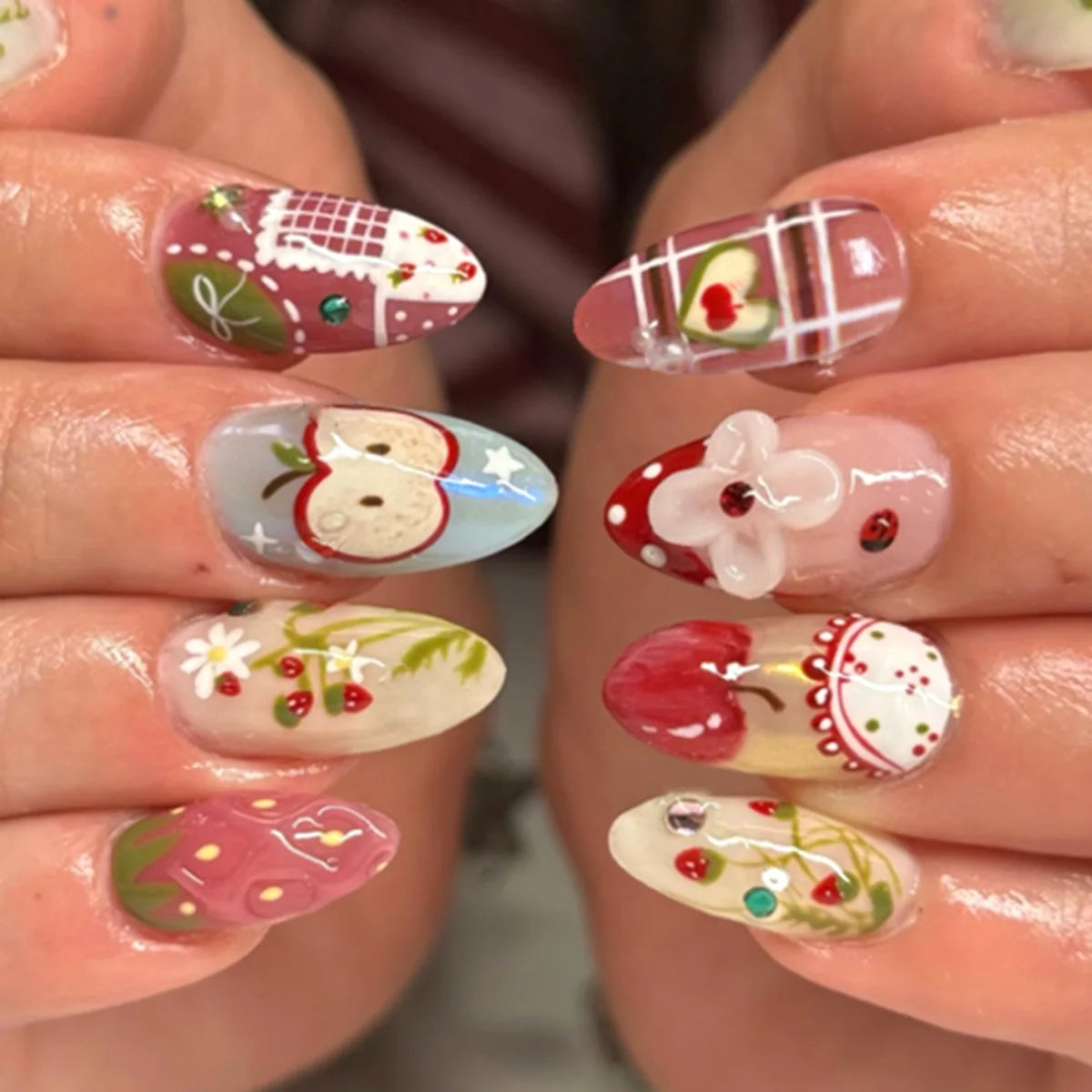 24Pcs 3D Strawberry Rabbit Flower Fake Nails Press on Mid-length Almond Wearable False Nails Green Gradient Pearl Manicure Tips 32