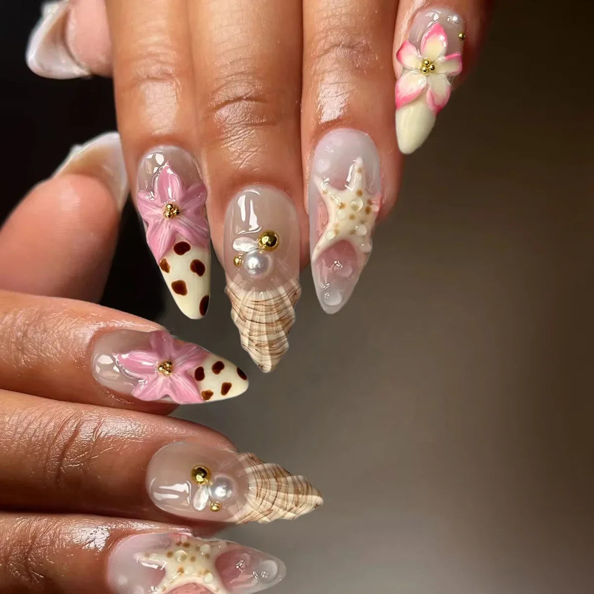 24Pcs 3D Strawberry Rabbit Flower Fake Nails Press on Mid-length Almond Wearable False Nails Green Gradient Pearl Manicure Tips 31