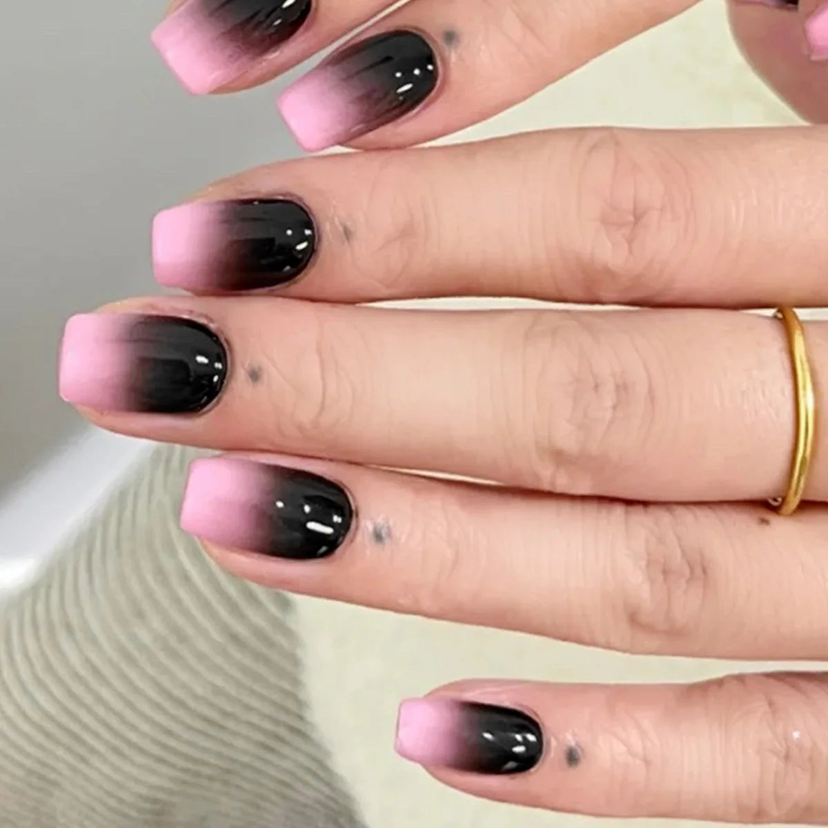 24Pcs Simple Square Head Fake Nail with Jelly Glue Pink White Gradient French Press on False Nails Short Full Cover Nail Tips 9