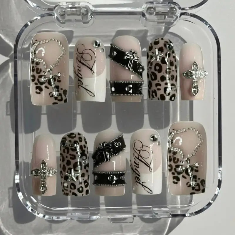 These 24-piece Set of Pink French Full-coverage False Nails Are Removable and Will Instantly Elevate Your Nail Art 1