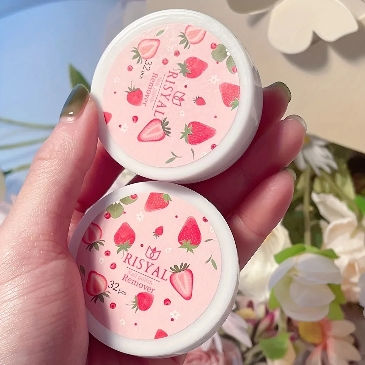 32pcs/Box Strawberry Nail Polish Remover Pads, Soft Absorbable Wipes for Easy Manicure & Pedicure Care 3