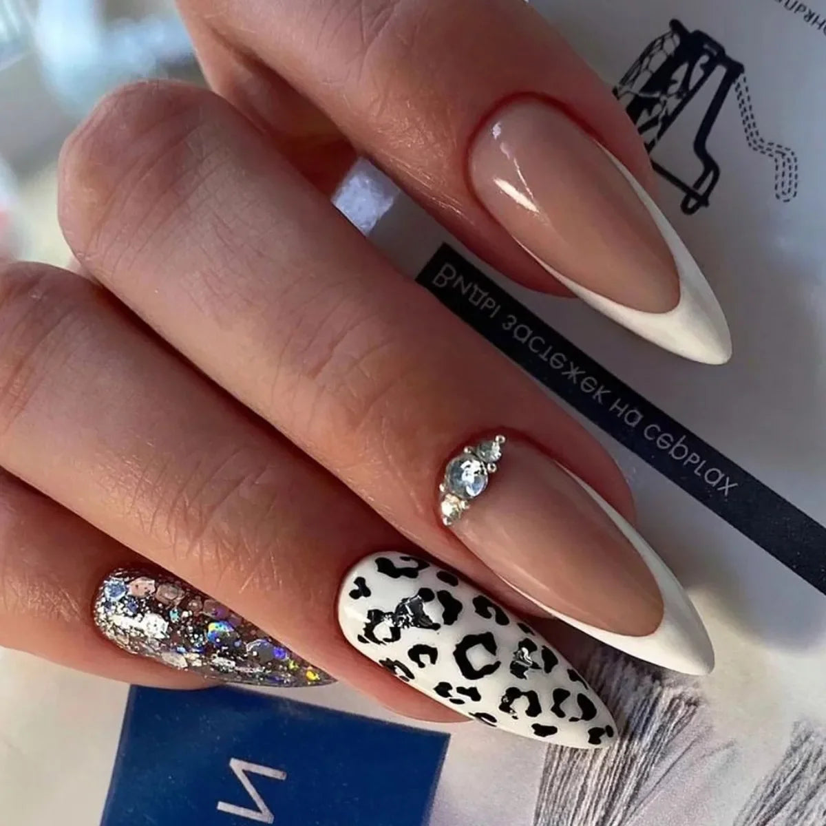 Black Leopard Print Light Yellow French Red Flowers Fake Nails Fashion Detachable Finished False Nails Press on Nails with Glue 6