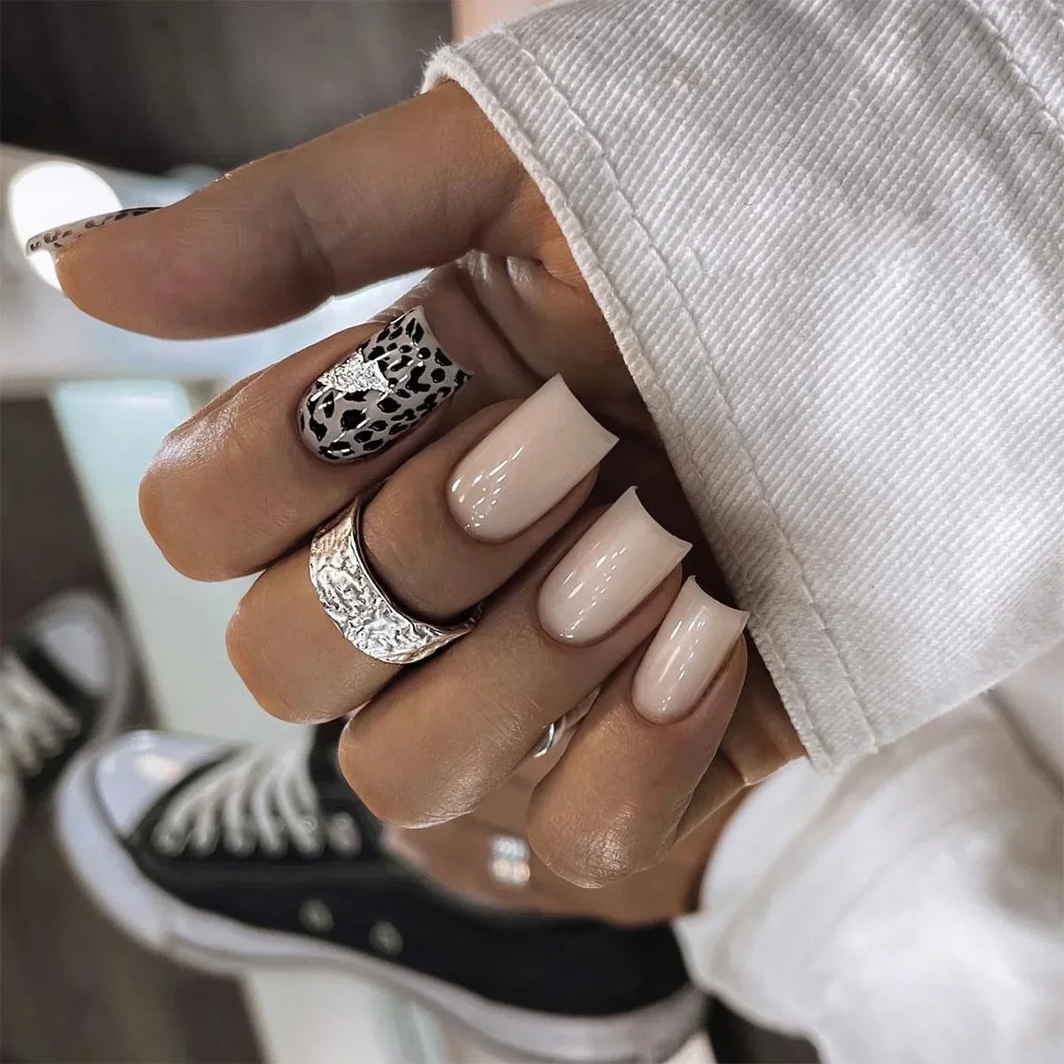 3D Bowknot Pearl Wearable Nail Art Fashion Leopard French Nude Almond Fake Nails Detachable Finished False Nails Press on Nails 2