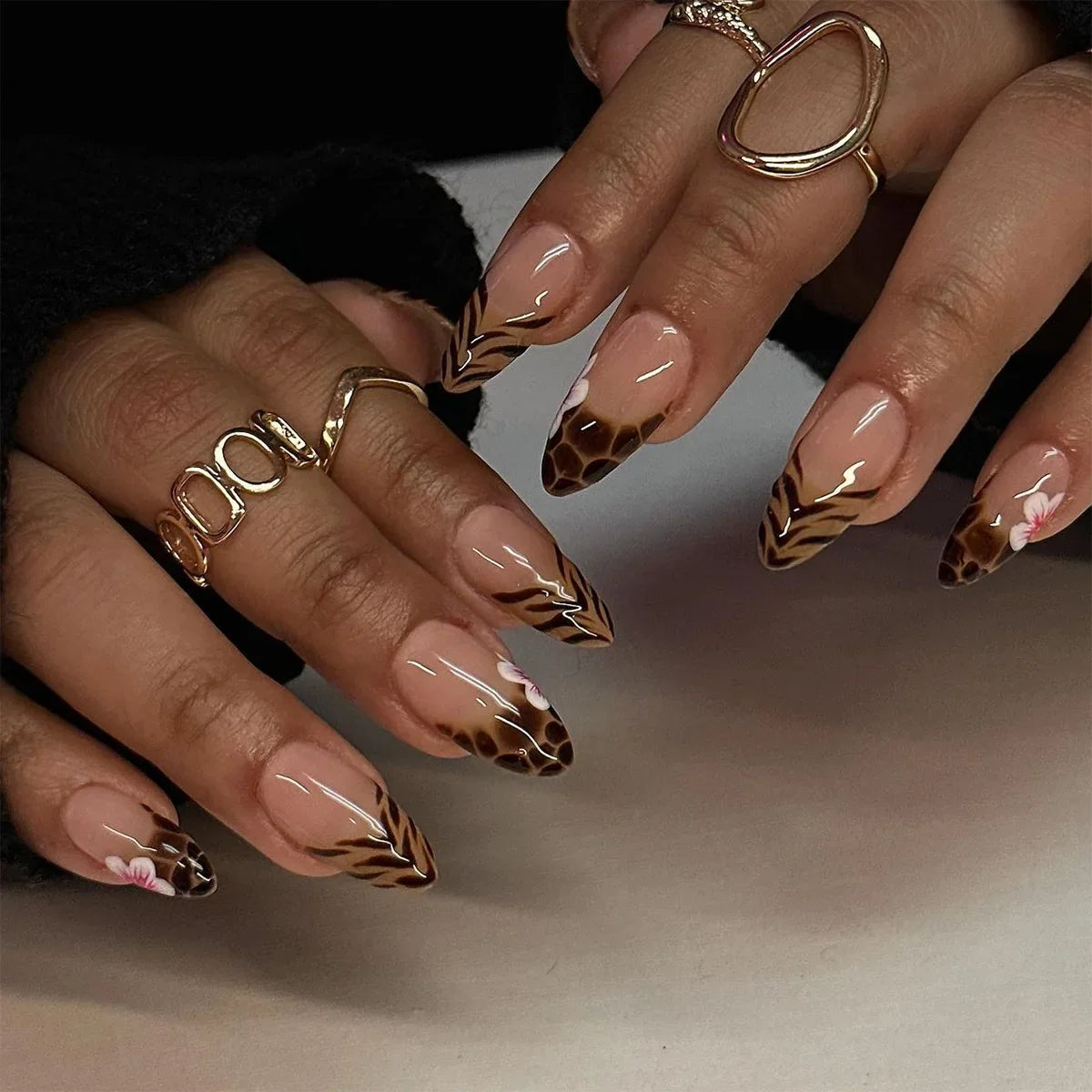 3D Bowknot Pearl Wearable Nail Art Fashion Leopard French Nude Almond Fake Nails Detachable Finished False Nails Press on Nails 9