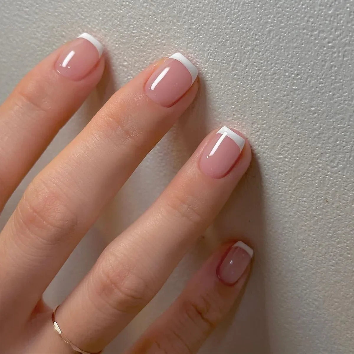 24Pcs Simple Square Head Fake Nail with Jelly Glue Pink White Gradient French Press on False Nails Short Full Cover Nail Tips 6