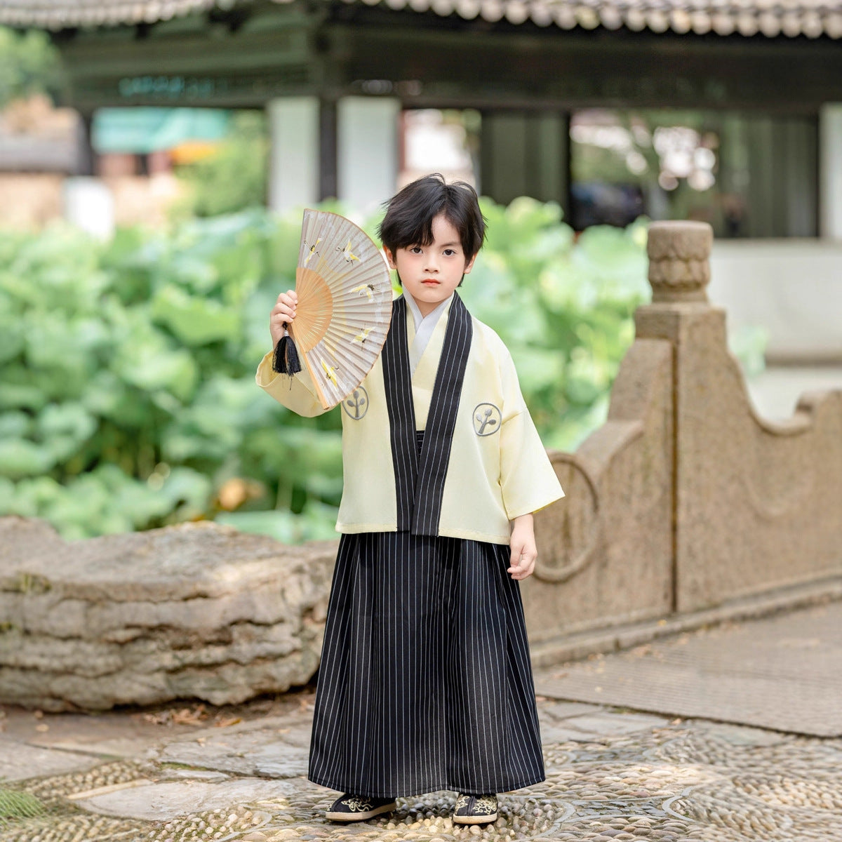 Childrens Yellow Japanese-style Kimono Set 9