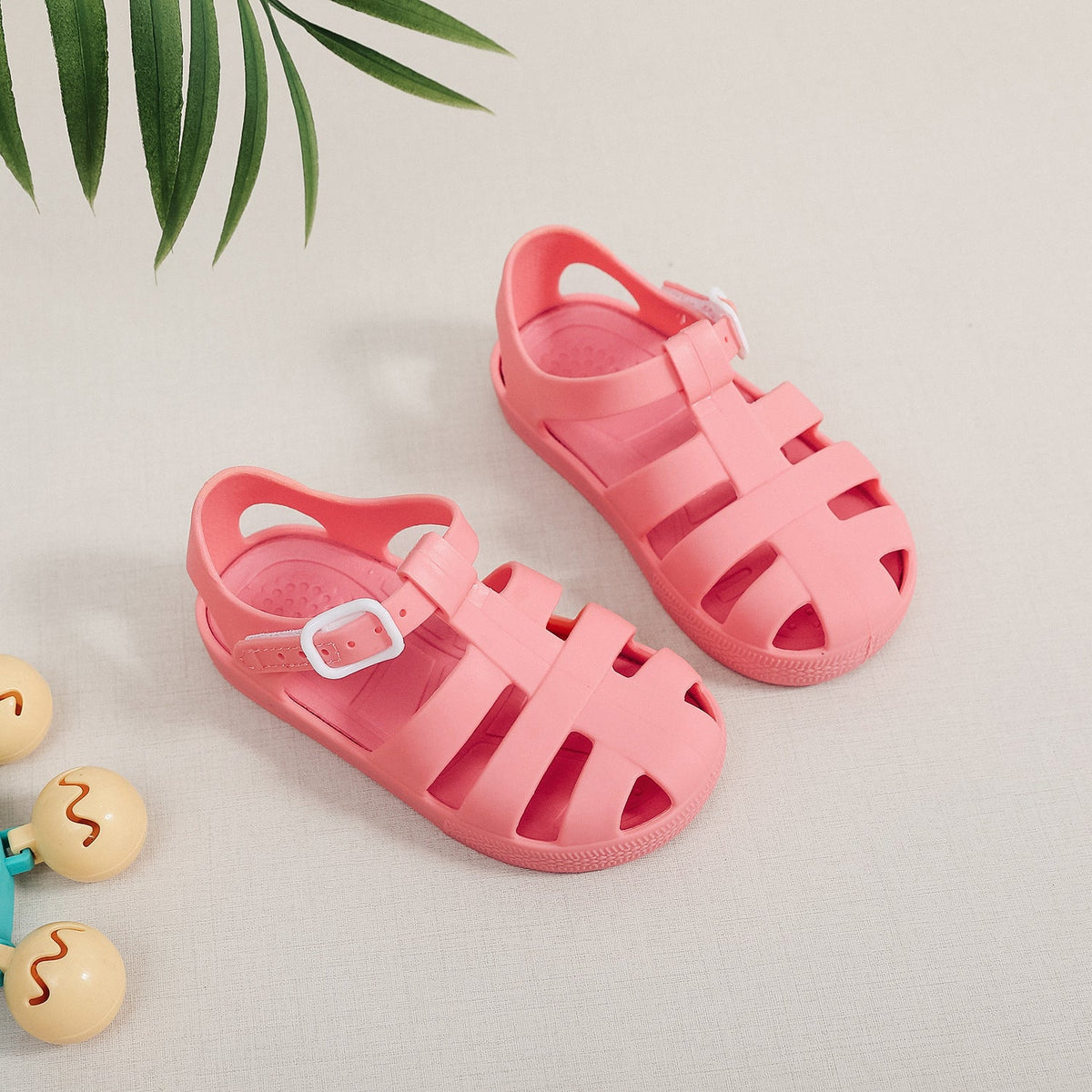 Childrens Velcro-Strap Non-Slip Waterproof Beach Shoes 4