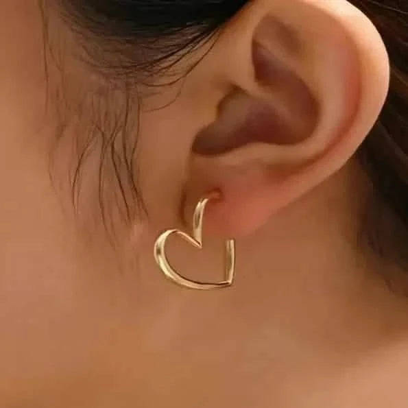 Chic Heart-Shaped Stud Earrings for Women 1