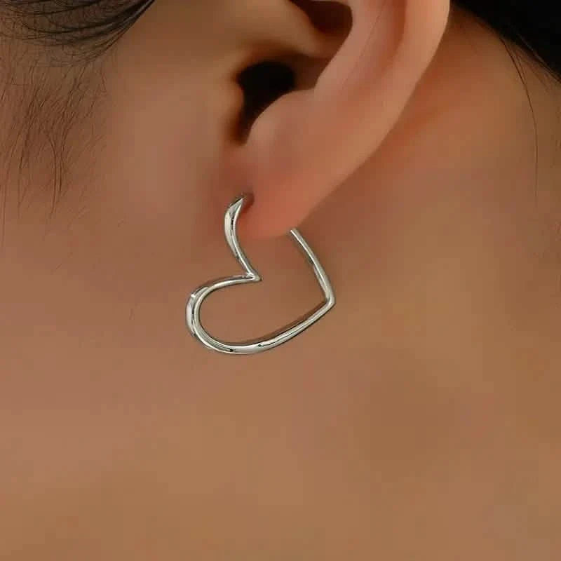 Chic Heart-Shaped Stud Earrings for Women 2