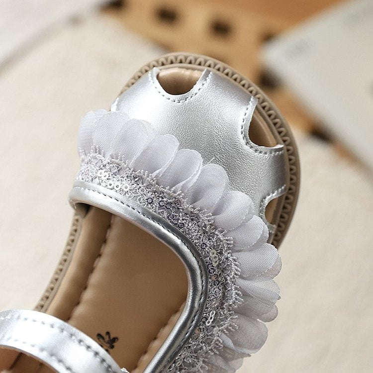 2026 Summer New Korean Style Girls Closed Toe Hollow Out Sequin Princess Sandals Soft Sole Beach Shoes Match Dress 4