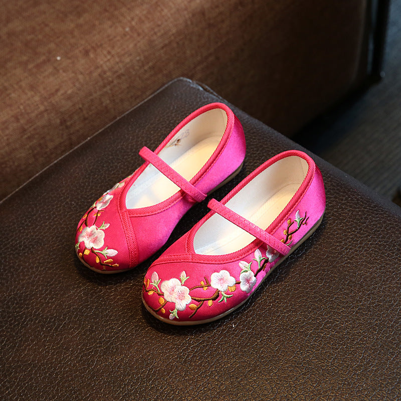 Childrens Simple And Versatile Embroidered Cloth Shoes 2