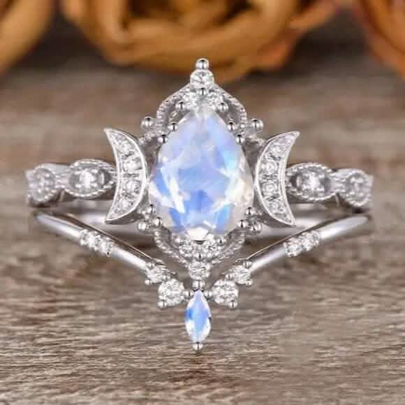 Elegant Moon Crown Ring 1