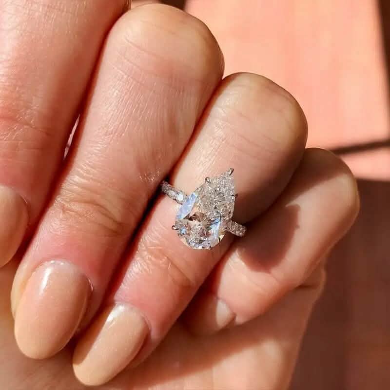 Elegant Teardrop Cubic Zirconia Engagement Ring 3
